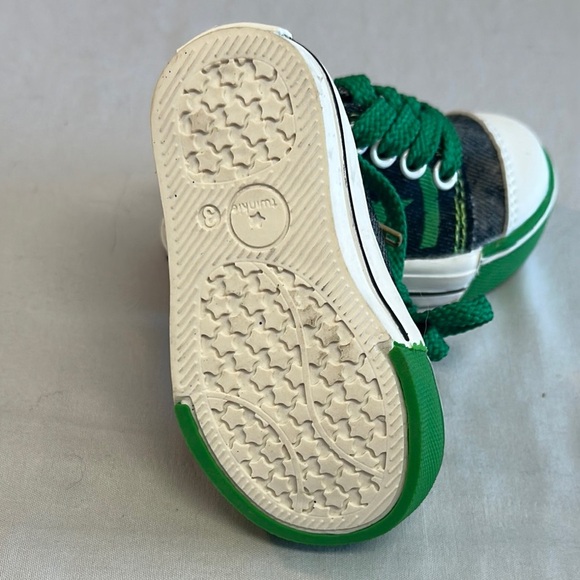 Twinkie-LIKE NEW Green and Black Sparkly Sneakers with Rubber Sole - Picture 8 of 8